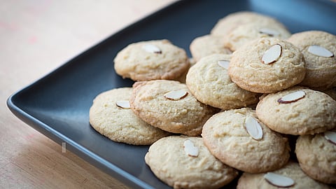 NATIONAL CHINESE ALMOND COOKIE DAY  April 9