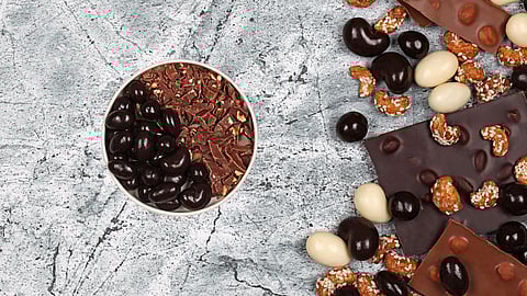 NATIONAL CHOCOLATE COVERED CASHEWS DAY  April 21