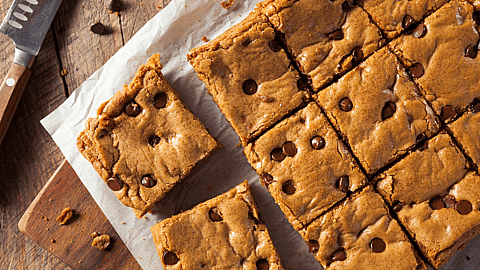 National Blonde Brownie Day